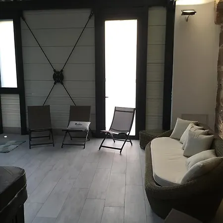 Guest House & Spa Tour Des Remparts *