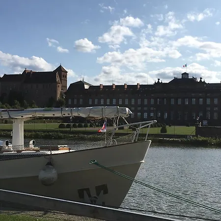 Guest House & Spa Tour Des Remparts *