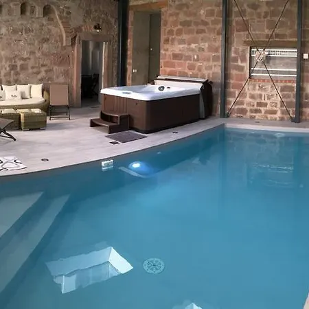 Guest House & Spa Tour Des Remparts *